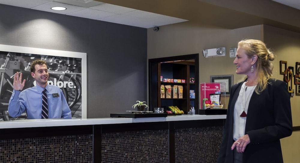 Hampton Inn & Suites Salt Lake City-University/Foothill Drive Экстерьер фото