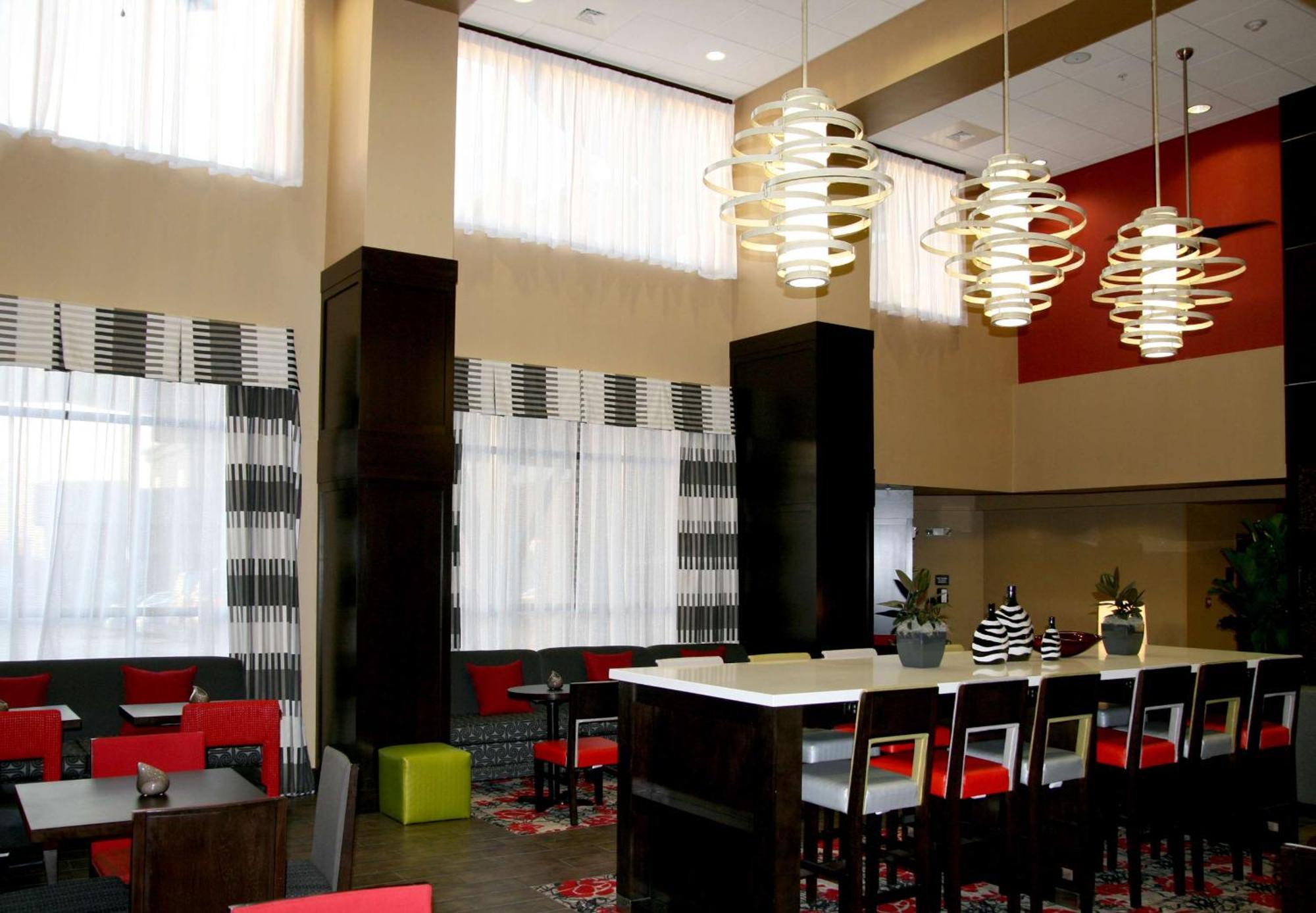 Hampton Inn & Suites Salt Lake City-University/Foothill Drive Экстерьер фото