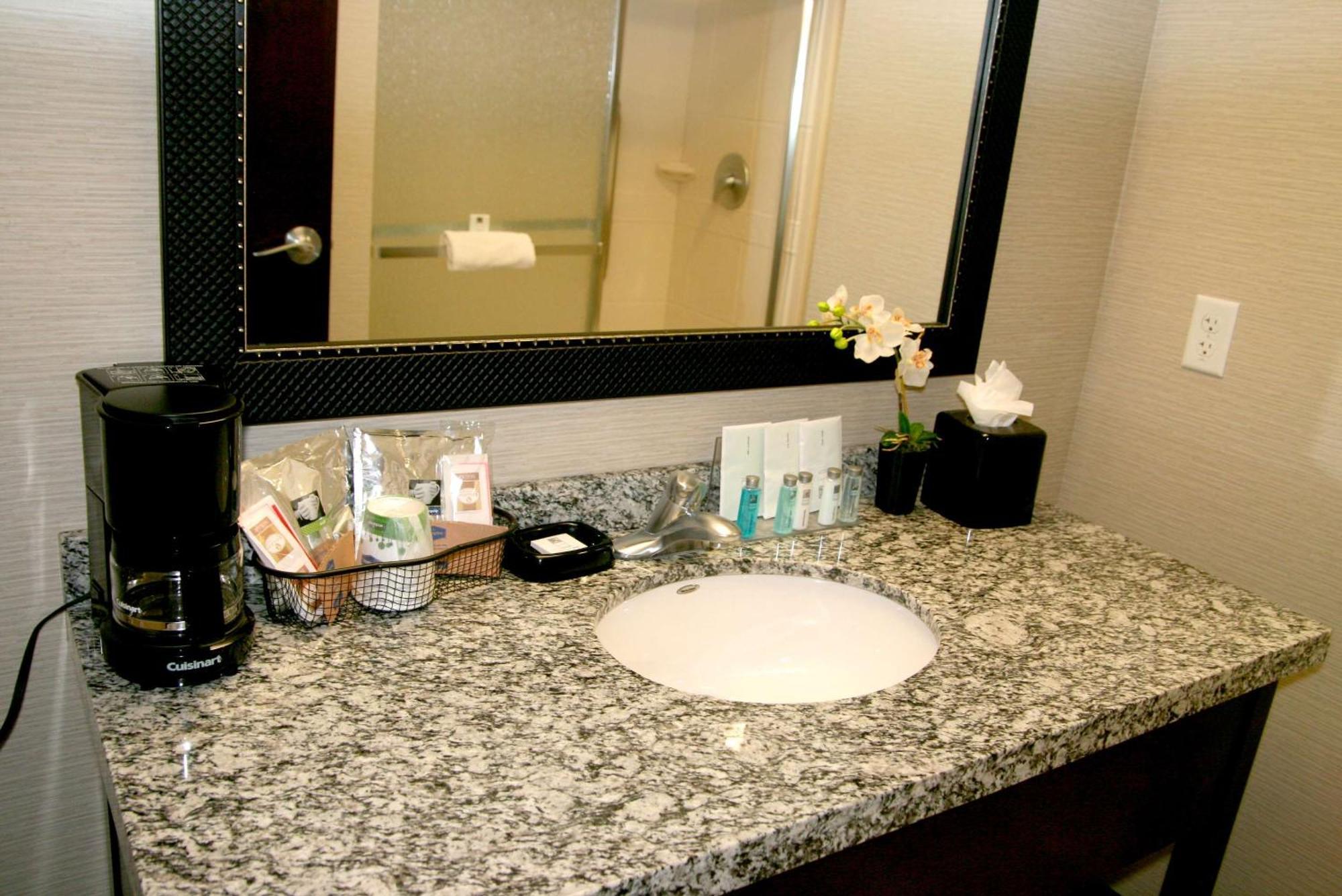 Hampton Inn & Suites Salt Lake City-University/Foothill Drive Экстерьер фото